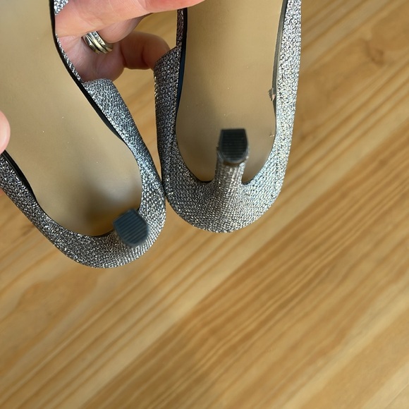 NEW! Betsy Johnson Women's Prince d'Orsay Evening Pumps in Silver Glitter - Picture 10 of 11